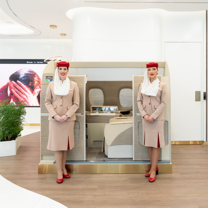 Emirates accélère le déploiement mondial de ses concept stores « Emirates World » - Le Journal du Luxe -
                    Luxe radio