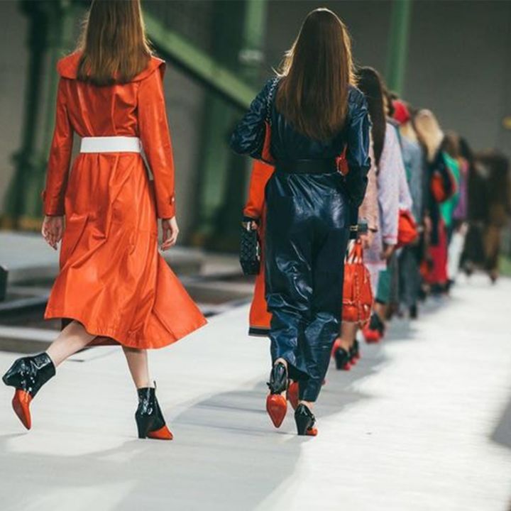 Chanel reporte son défilé croisière à Hong Kong - Le Journal du Luxe -
                    Luxe radio
