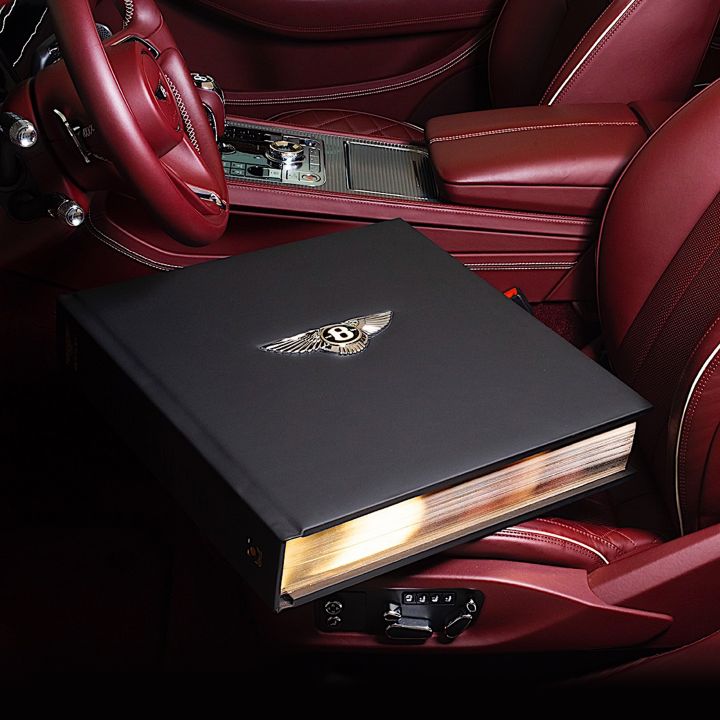 Bentley sort un livre ultra-luxe pour son centenaire - Le Journal du Luxe -
                    Luxe radio