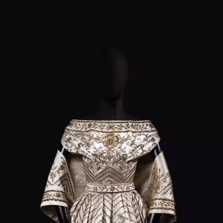 Un record de vente pour une robe Dior - Le Journal du Luxe -
                    Luxe radio