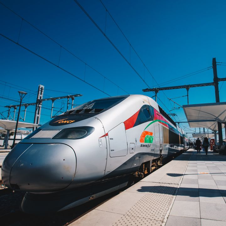 Mobilité, connectivité, dette : quel modèle pour le pari ferroviaire marocain ? - Avec Ou Sans Parure -
                    Luxe radio