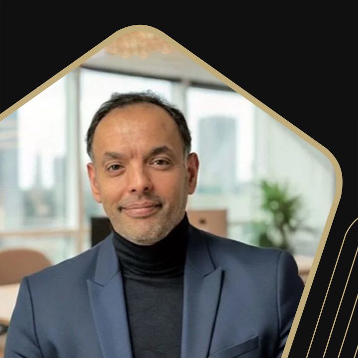 Révéler le potentiel des salariés « oubliés » dans l’entreprise. Avec Mehdi Griny, directeur dans une multinationale, qui compte plus de 26 ans d’expérience en management et en développement des ressources humaines. - Les Invités de Heure Essentielle -
                    Luxe radio