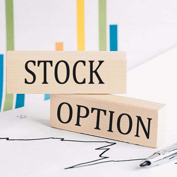 Mohamed Oulkhouir: « Les stocks options et actions gratuites aux salariés ne sont pas monnaie courante au Maroc » - Droit Des Affaires -
                    Luxe radio