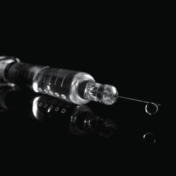 Une pénurie de seringues menace la vaccination anti-Covid en Afrique - Sciences & Santé -
                    Luxe radio