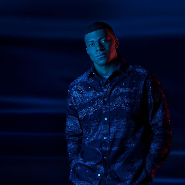 Kylian Mbappé, égérie Dior - Le Journal du Luxe -
                    Luxe radio