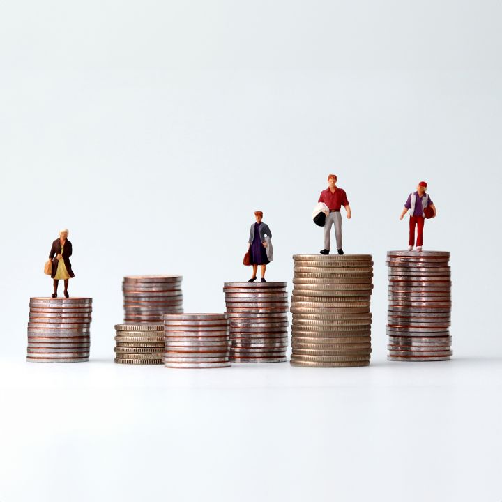 Régionalisation du salaire minimum, une fausse bonne idée ? - Les Débats -
                    Luxe radio
