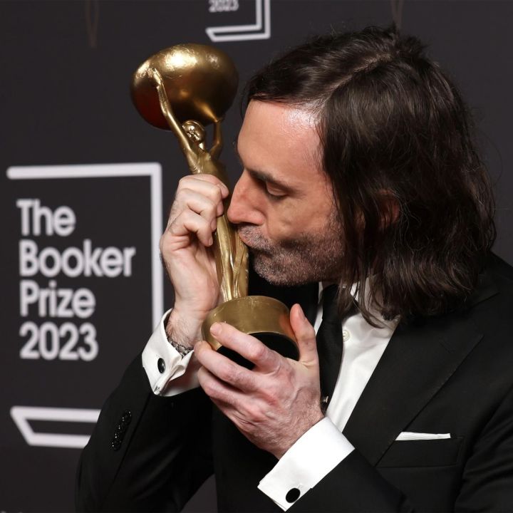 Le nom du lauréat du Booker Prize 2023 - Littérature -
                    Luxe radio