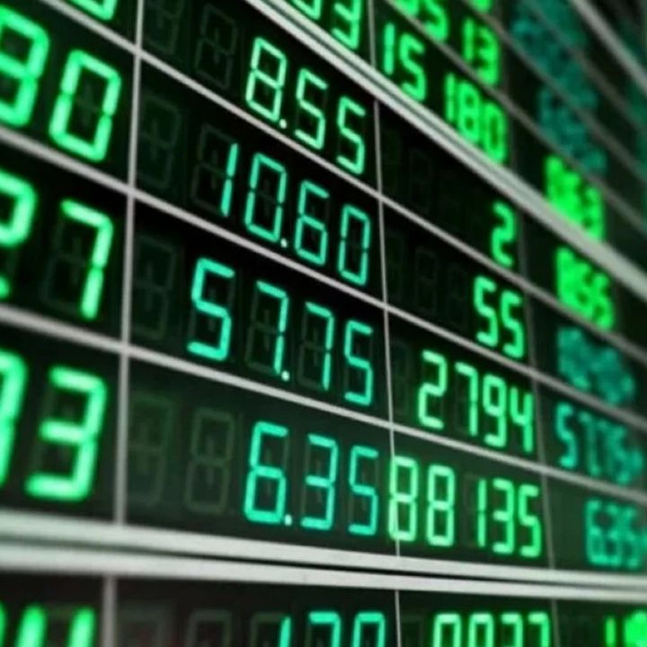 Le déficit de liquidité des banques s’est légèrement allégé - L’œil Macro -
                    Luxe radio