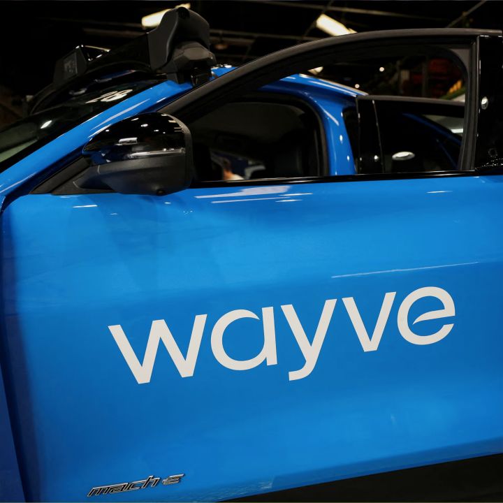 Wayve poursuit sa stratégie de fidélisation - Le Monde AI -
                    Luxe radio